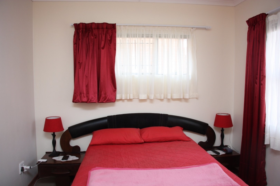 2 Bedroom Property for Sale in Langenhovenpark Free State